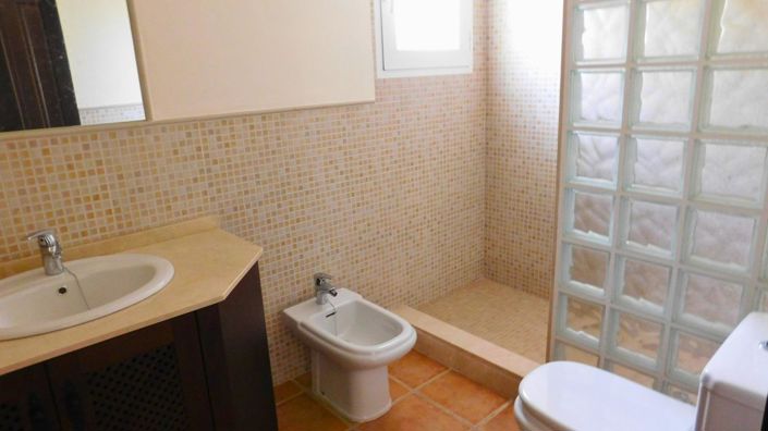 Image No.8-3 Bed Villa for sale