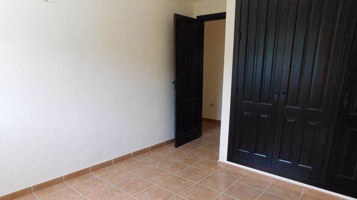 Image No.9-3 Bed Villa for sale