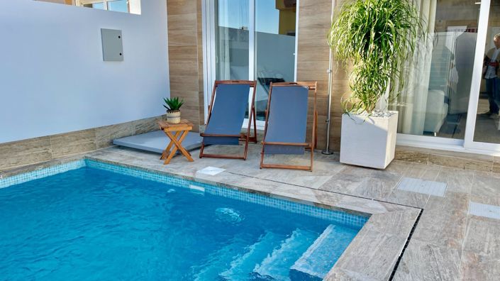 Image No.1-3 Bed Villa for sale