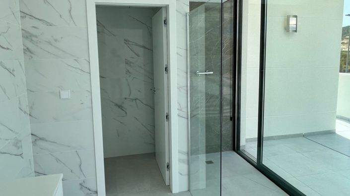 Image No.13-3 Bed Villa for sale