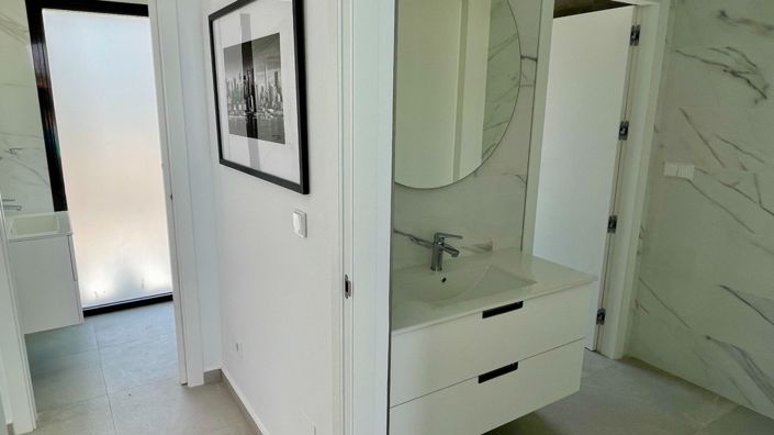 Image No.20-3 Bed Villa for sale