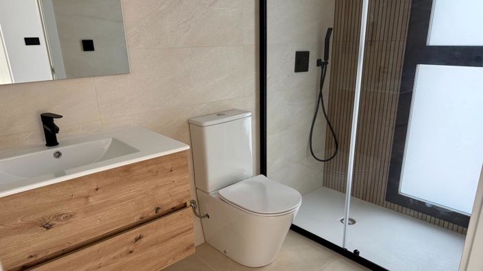 Image No.12-4 Bed Villa for sale