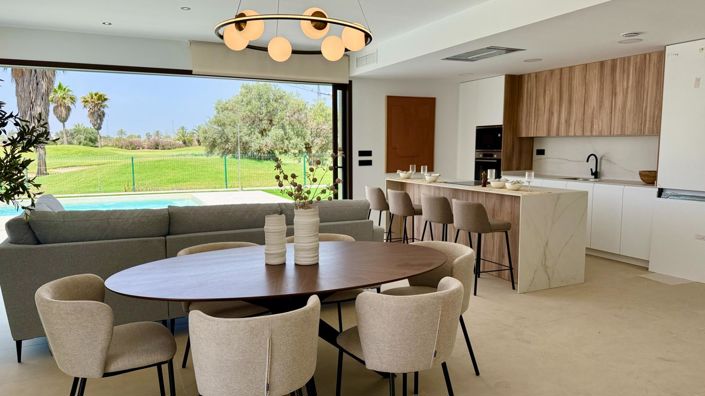 Image No.3-4 Bed Villa for sale