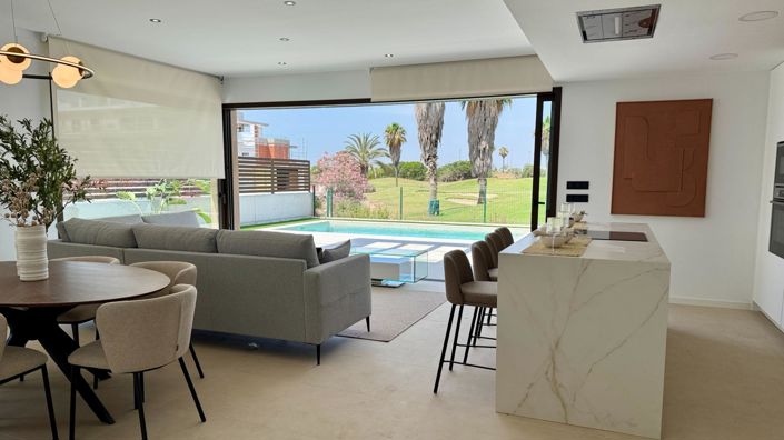 Image No.5-4 Bed Villa for sale