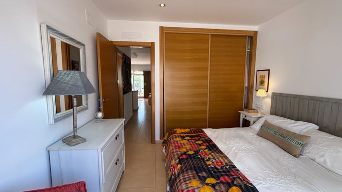 Image No.15-3 Bed Apartment for sale