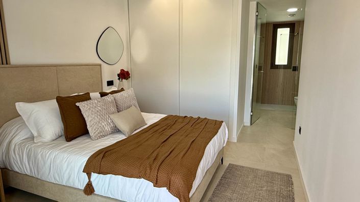 Image No.13-2 Bed Apartment for sale