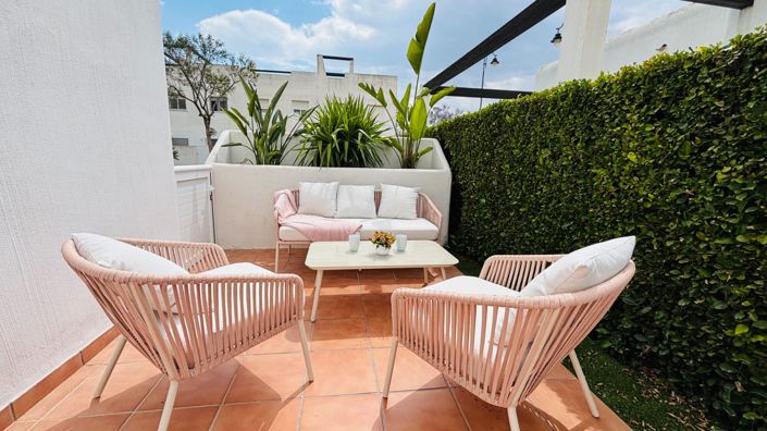 Image No.1-2 Bed Villa for sale