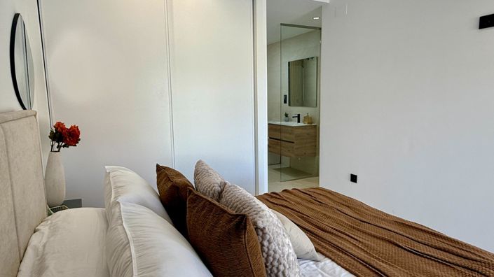 Image No.12-2 Bed Apartment for sale