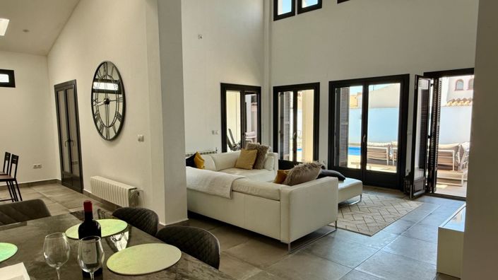 Image No.1-3 Bed Villa for sale