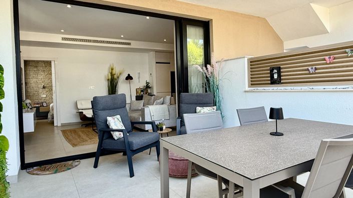 Image No.10-3 Bed Property for sale