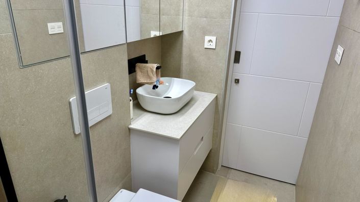 Image No.17-3 Bed Property for sale