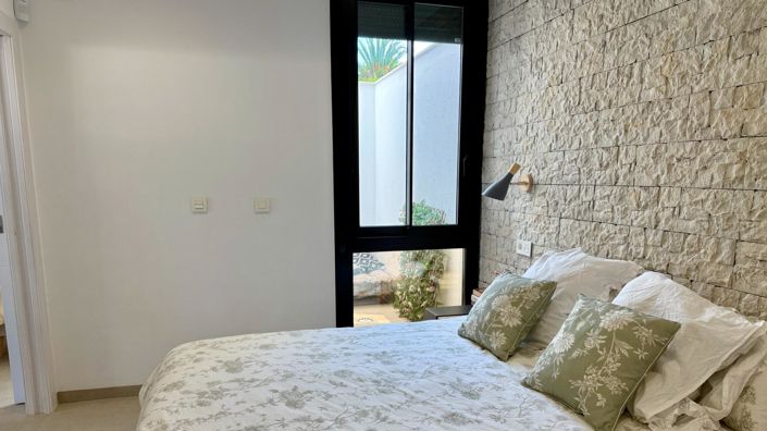 Image No.19-3 Bed Property for sale