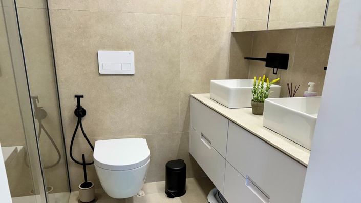 Image No.20-3 Bed Property for sale