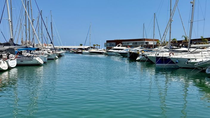 Image No.28-3 Bed Property for sale