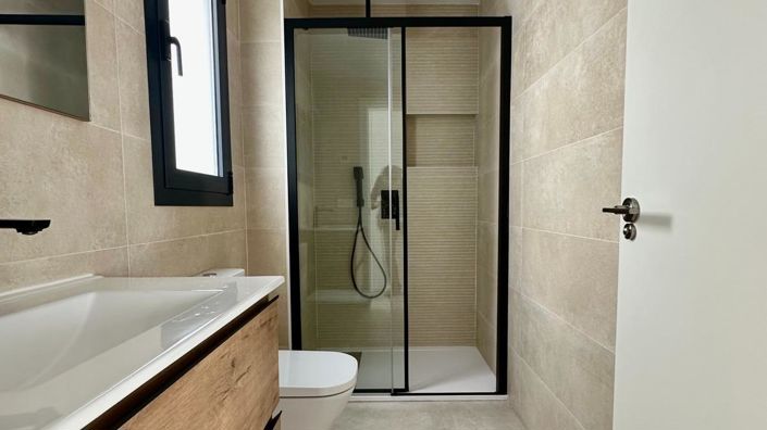 Image No.8-3 Bed Apartment for sale