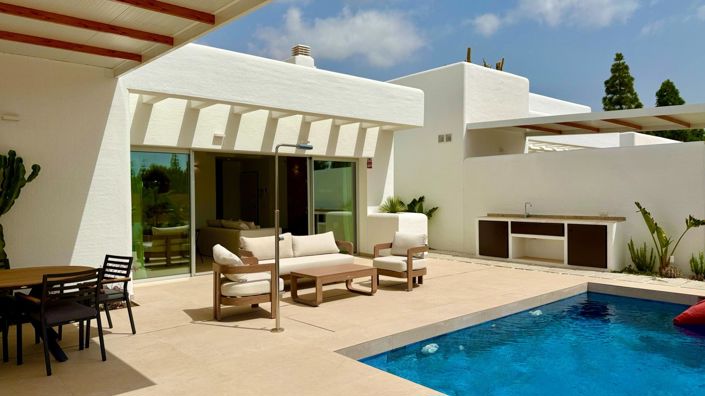 Image No.1-3 Bed Villa for sale