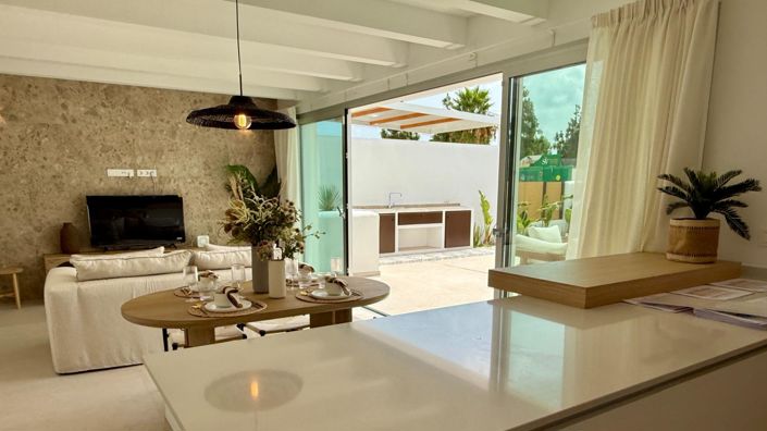 Image No.2-3 Bed Villa for sale