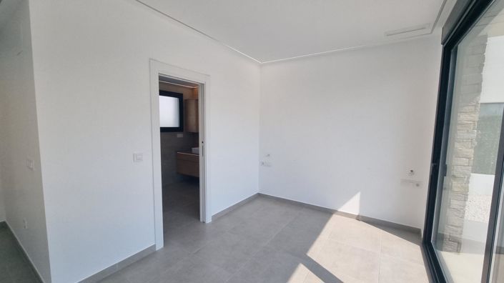 Image No.13-2 Bed Villa for sale