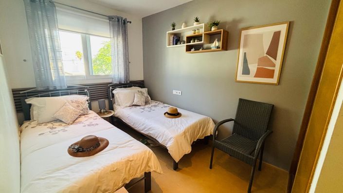 Image No.12-2 Bed Apartment for sale