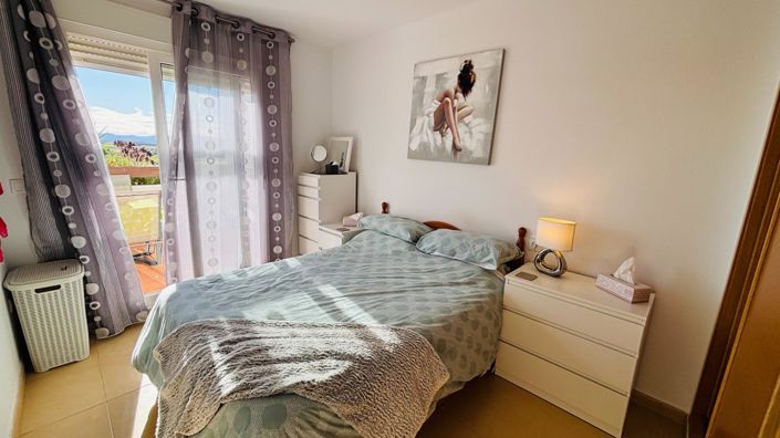 Image No.18-2 Bed Apartment for sale