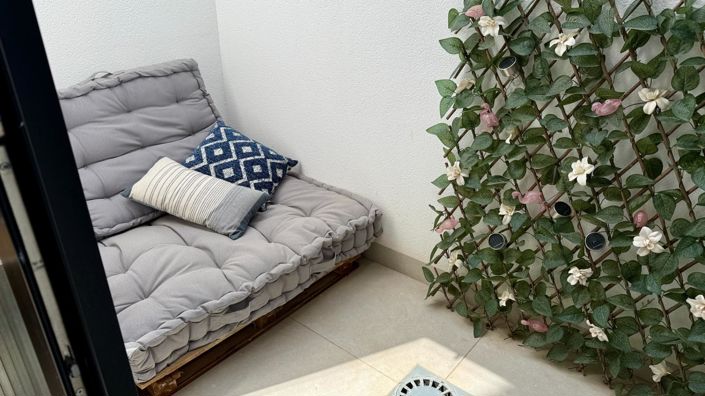 Image No.25-3 Bed Property for sale