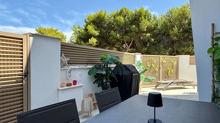 Image No.6-3 Bed Property for sale