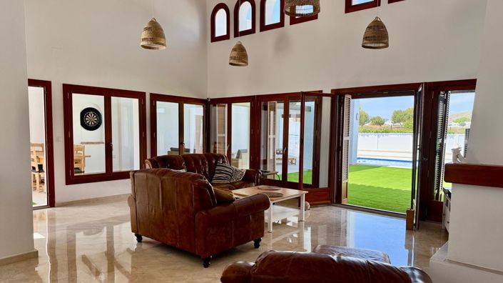 Image No.12-3 Bed Villa for sale