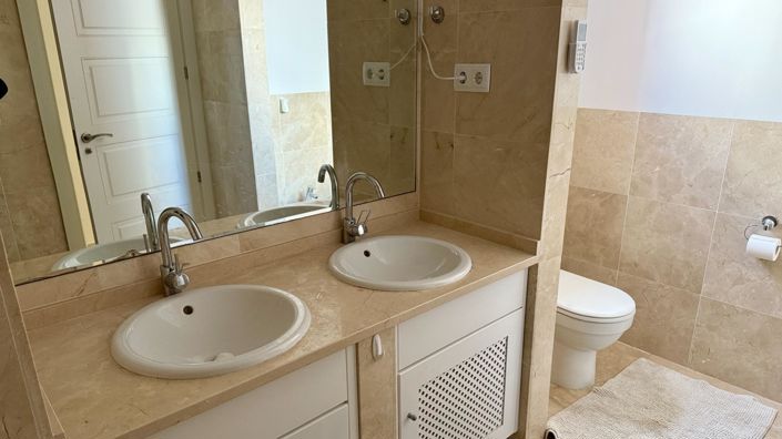 Image No.23-3 Bed Villa for sale