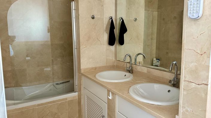 Image No.24-3 Bed Villa for sale