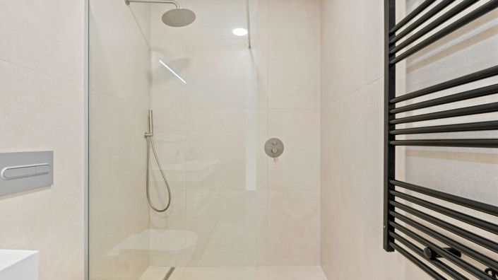 Image No.8-3 Bed Villa for sale