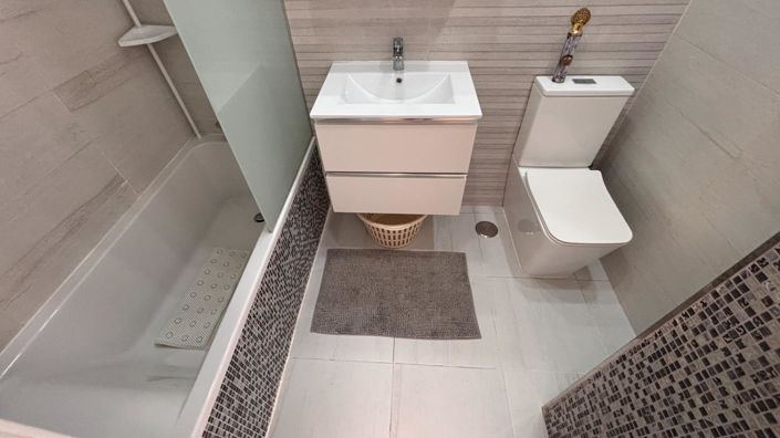 Image No.12-2 Bed Apartment for sale