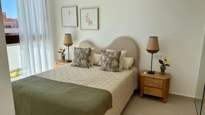 Image No.10-2 Bed Apartment for sale