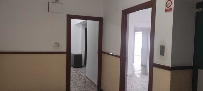 Image No.7-4 Bed Flat for sale