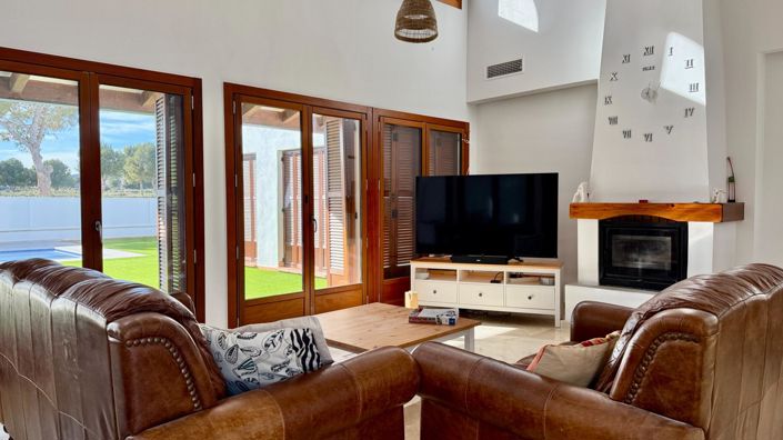 Image No.10-3 Bed Villa for sale