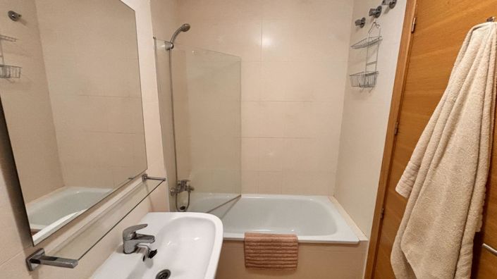 Image No.18-2 Bed Apartment for sale