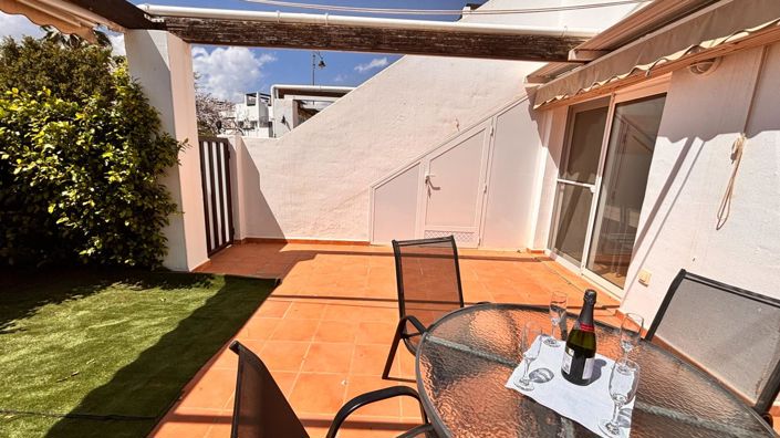 Image No.20-2 Bed Apartment for sale