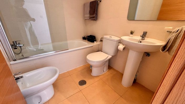 Image No.28-2 Bed Apartment for sale