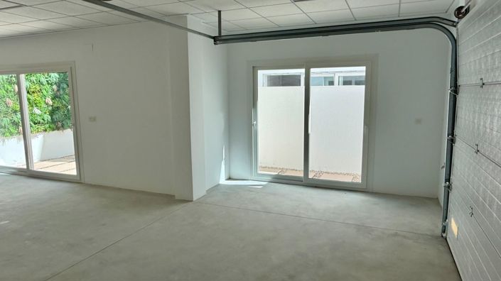 Image No.43-3 Bed Villa for sale