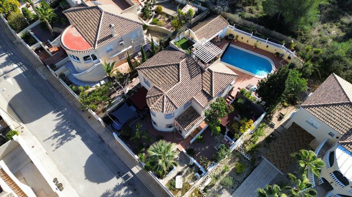 Image No.2-5 Bed Villa for sale