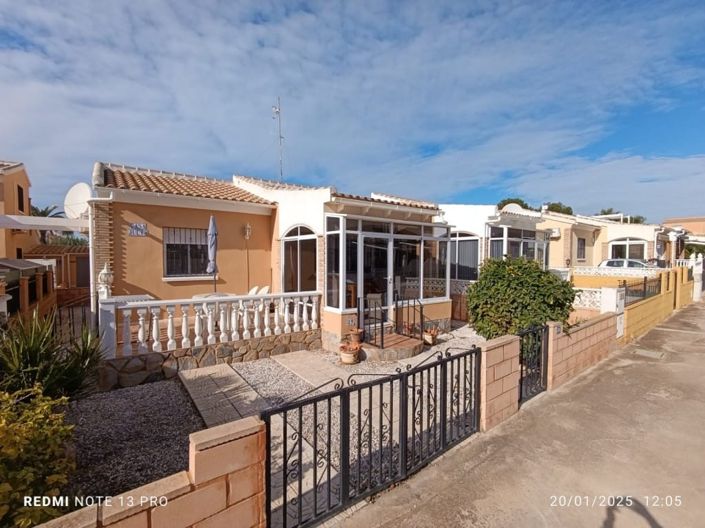 Image No.1-Villa de 2 chambres à vendre à Playa Flamenca