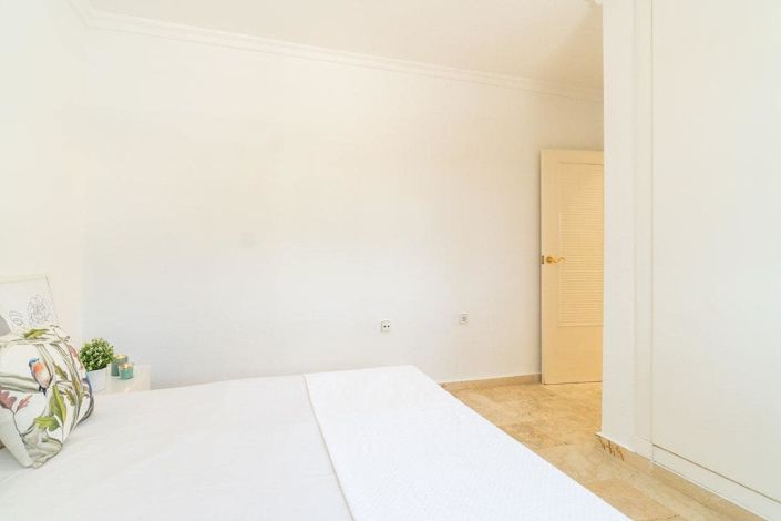 Image No.14-3 Bed Villa for sale