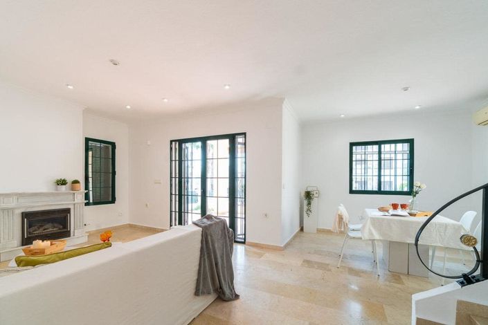 Image No.15-3 Bed Villa for sale