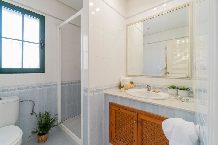 Image No.28-3 Bed Villa for sale