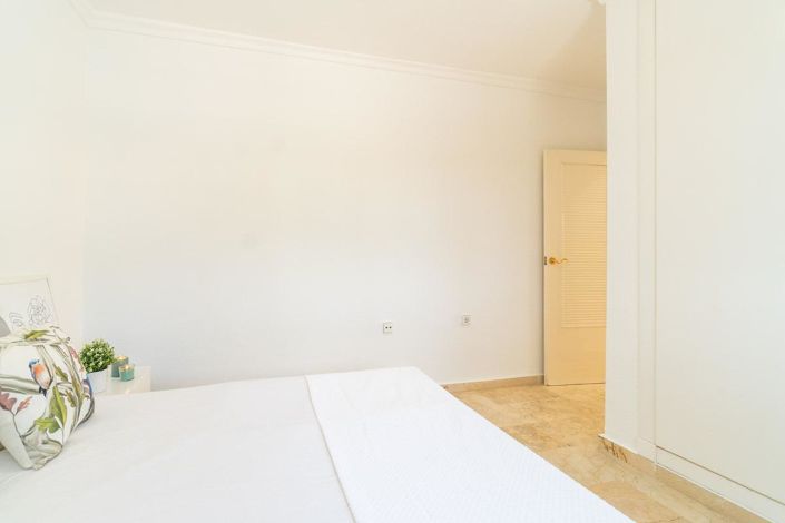 Image No.30-3 Bed Villa for sale