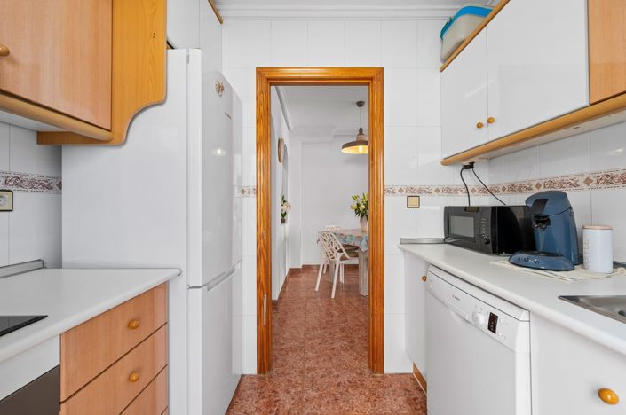 Image No.10-3 Bed House for sale