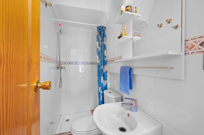 Image No.13-3 Bed House for sale