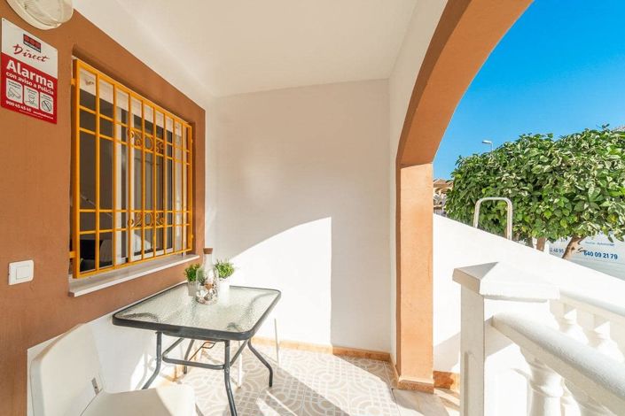 Image No.21-2 Bed Townhouse for sale