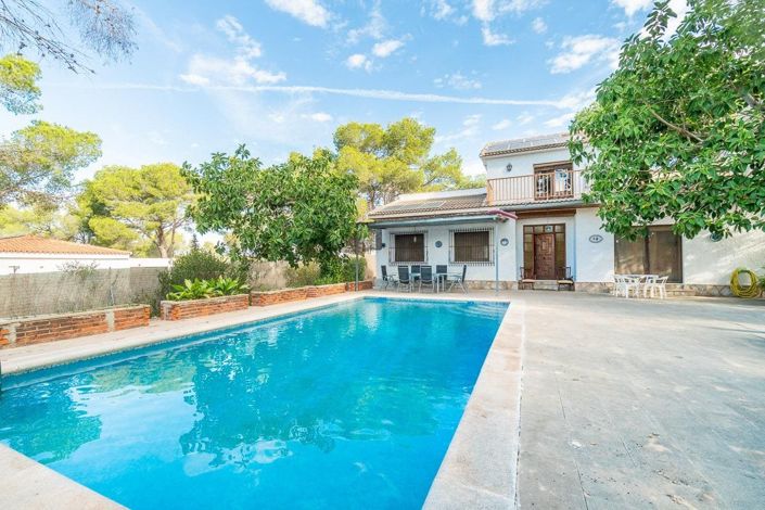 Image No.1-4 Bed Villa for sale