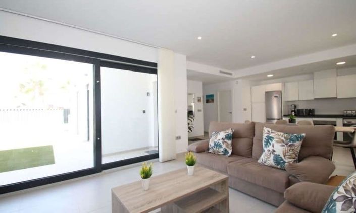 Image No.9-3 Bed Villa for sale