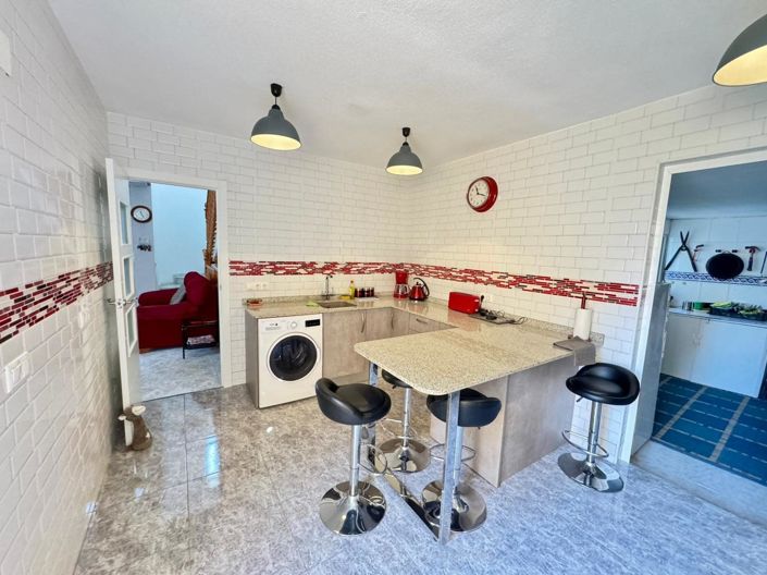 Image No.12-3 Bed Villa for sale